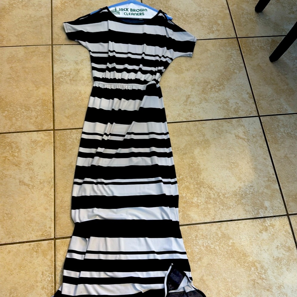 Chicos Maxi Dress. Jersey knit with cold shoulders.